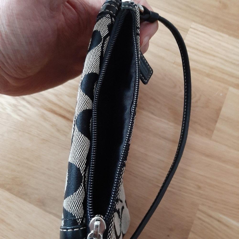 Coach Black & Gray Branded Purse  Wristlet  Clutch - Picture 5 of 8